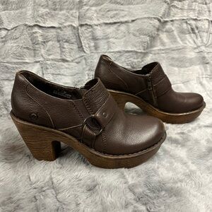 Born Clogs - Size 8 - Brown - Pre-owned Condition.
